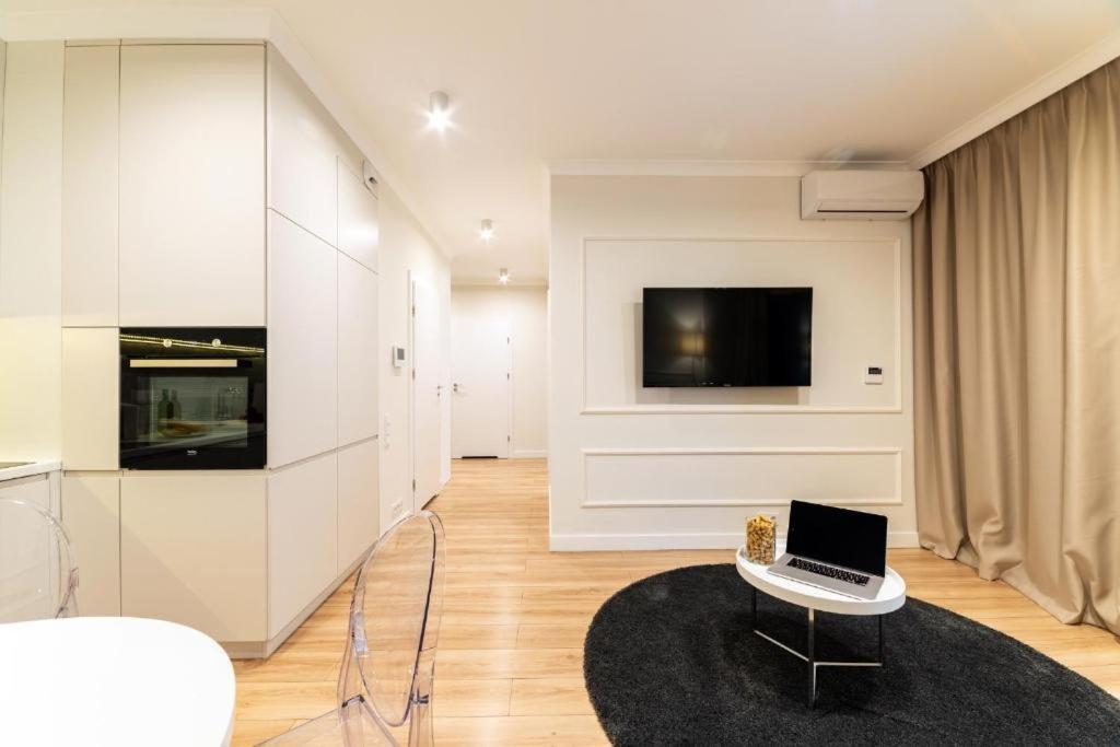 Mennica Residence Luxury Location 바르샤바 외부 사진
